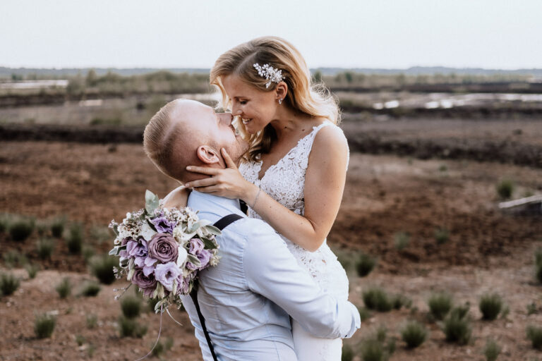 Heiraten in Blankenese – kirchliche Trauung mit emotionaler Gartenfeier